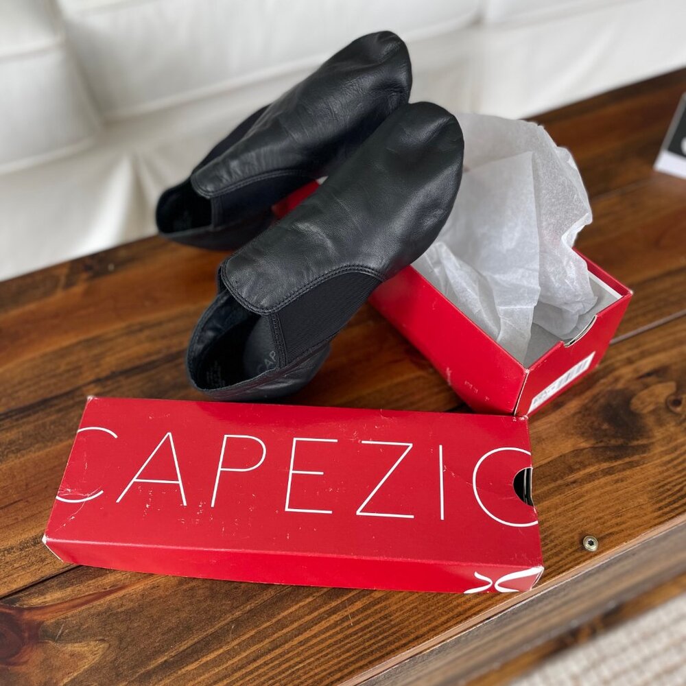 Capezio Jazz Dance Shoes  Fits Size 9